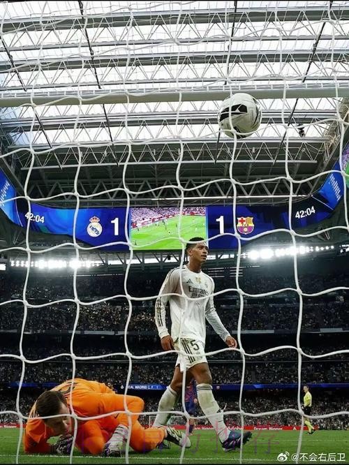 马卡:马德里德比 贝林厄姆的场上位置可能会前移 马卡:马德里德比 贝林厄姆的场上位置可能会前移